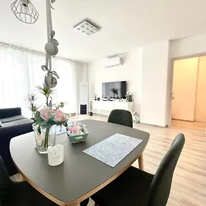  Apartament West Budapest-edge Of Downtown-free Parking